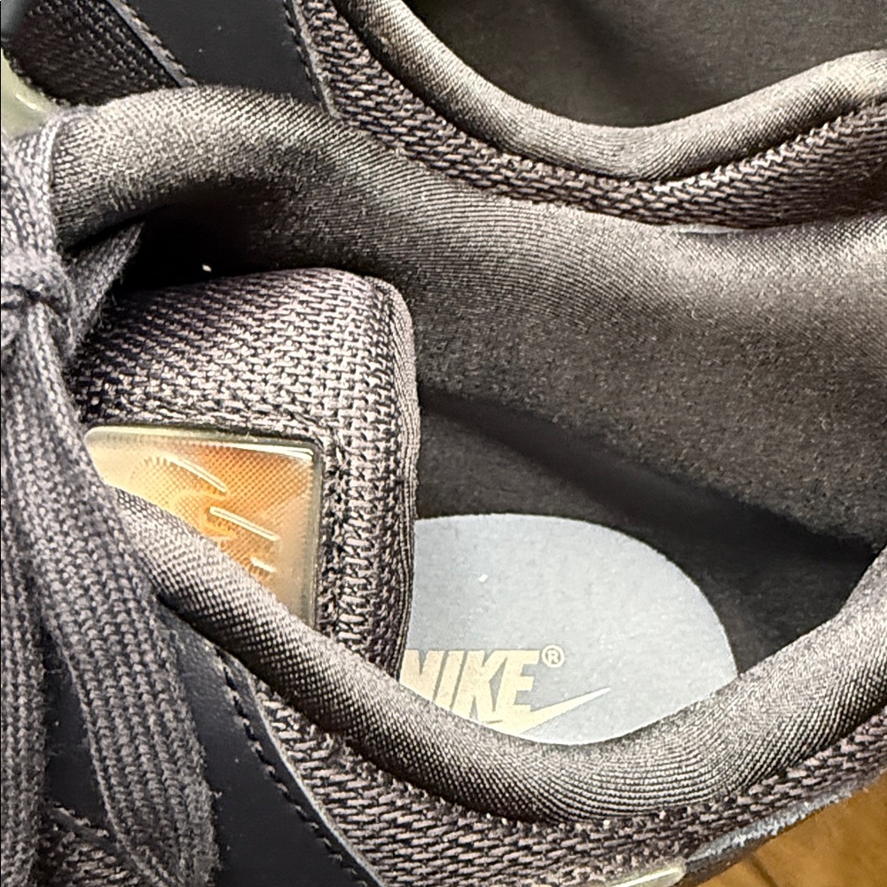 Nike Black and White Athletic Shoes - Picture 4 of 15